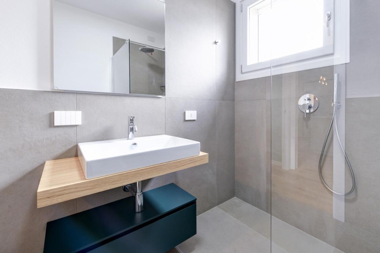 Opalia Residence - Garda Lake Lifestyle Apartment Пескьера-дель-Гарда Экстерьер фото