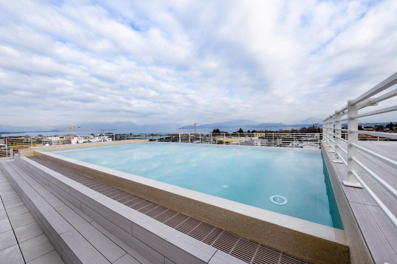 Opalia Residence - Garda Lake Lifestyle Apartment Пескьера-дель-Гарда Экстерьер фото