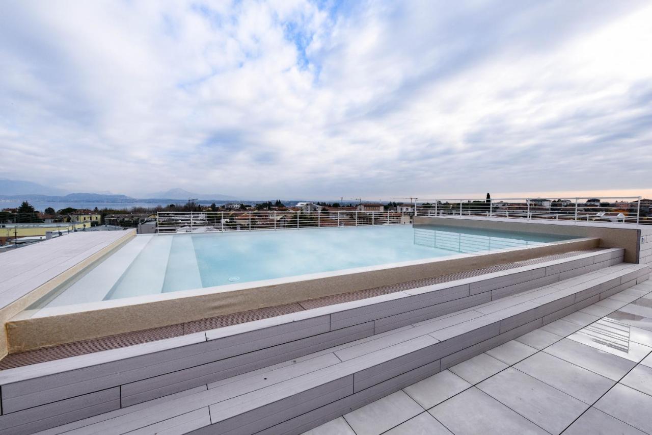 Opalia Residence - Garda Lake Lifestyle Apartment Пескьера-дель-Гарда Экстерьер фото