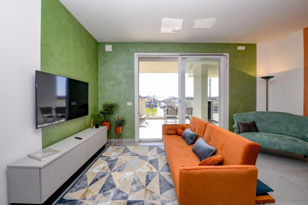 Opalia Residence - Garda Lake Lifestyle Apartment Пескьера-дель-Гарда Экстерьер фото