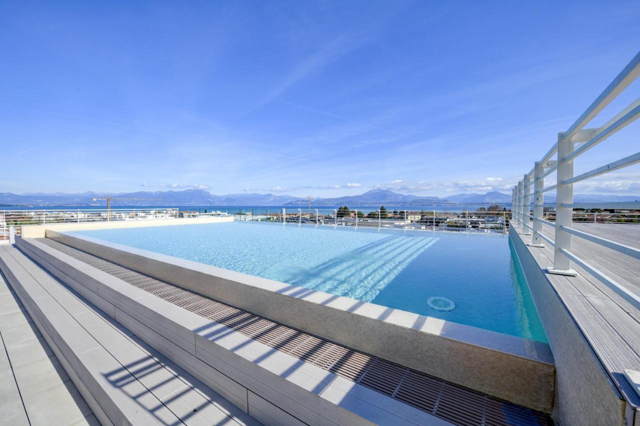 Opalia Residence - Garda Lake Lifestyle Apartment Пескьера-дель-Гарда Экстерьер фото